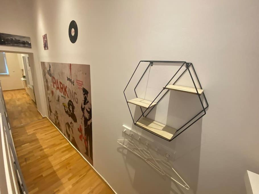 Cozy Appartm With + Airport/City Center Connection Apartment Wien Ngoại thất bức ảnh