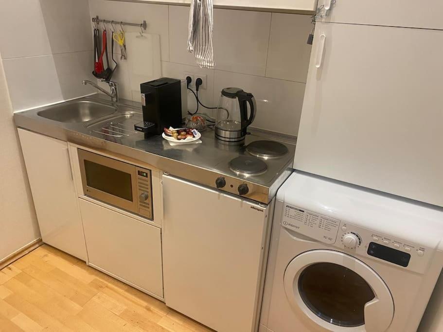 Cozy Appartm With + Airport/City Center Connection Apartment Wien Ngoại thất bức ảnh
